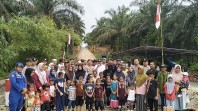 Polsek Singingi Gelar Syukuran Penyelesaian Jembatan Merah Putih di Desa Sungai Kuning, Sekaligus Lepas Personel BKO Polda Riau