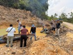 Polsek Kuantan Mudik Musnahkan 5 Rakit PETI dan Amankan Dua Mesin Robin di Sungai Kuning