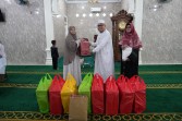 Persatuan Wanita Patra Kilang Dumai Bagikan 100 Paket Makan Siang dan Mukena Gratis kepada Jamaah Masjid Nurul Falah